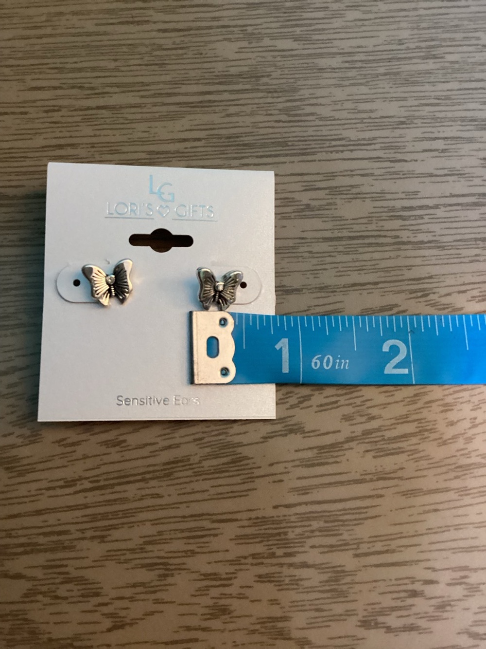 Lori’s Gifts Silvertone Butterfly Earrings New - Picture 6 of 7